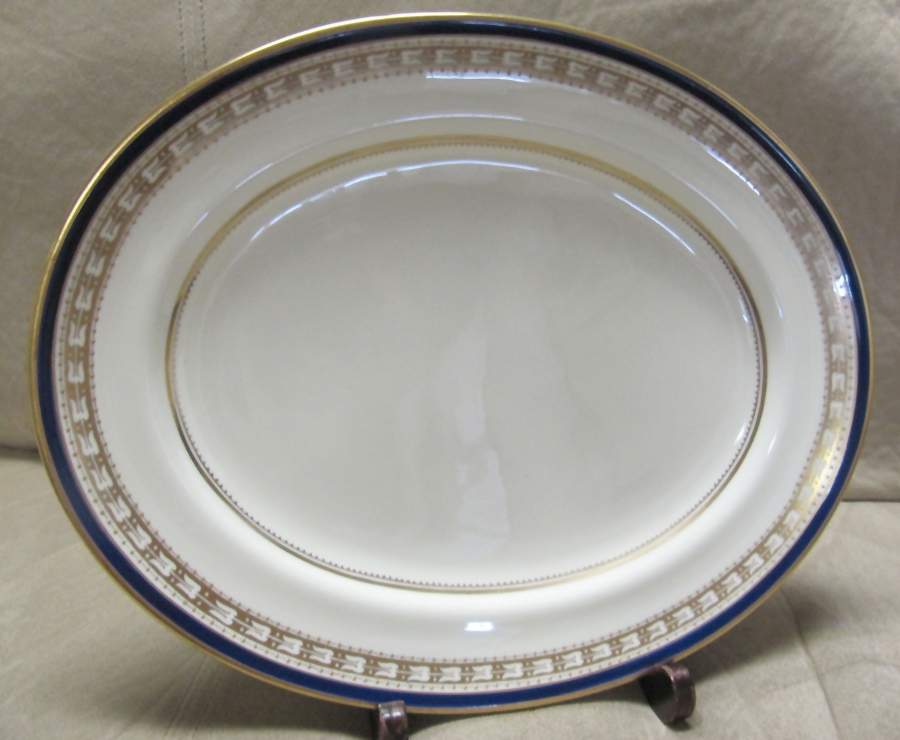 V1699 12" Oval Serving Platter by Royal Doulton-1