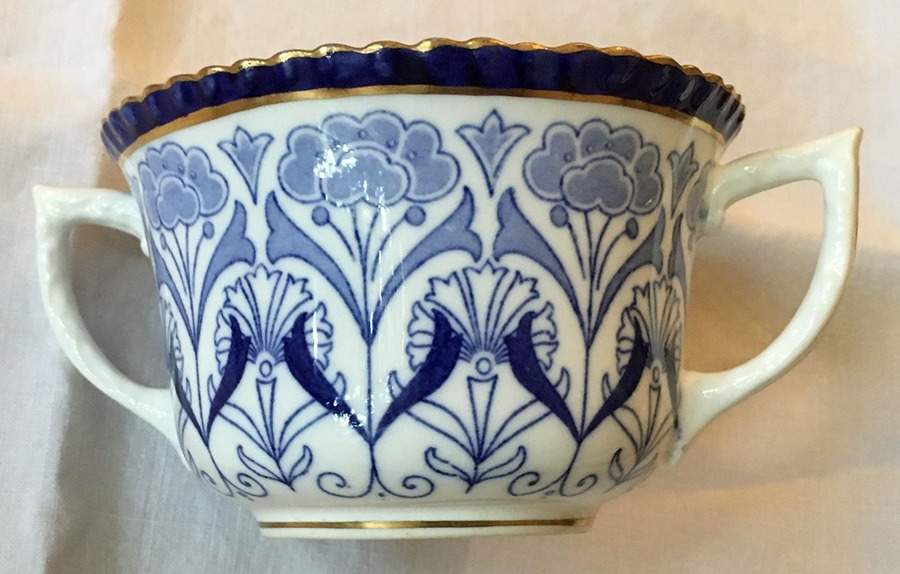 C8893 Footed Bouillon Cup by Royal Doulton-1