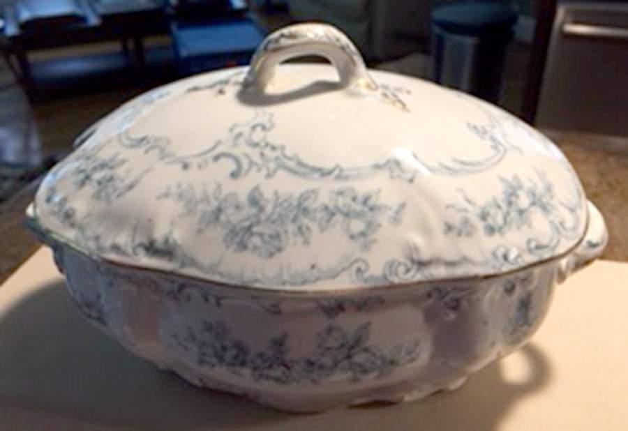 Lorraine Light Blue (Gold Trim) Sauce Boat & Lid by Ridgway (Ridgways)-1