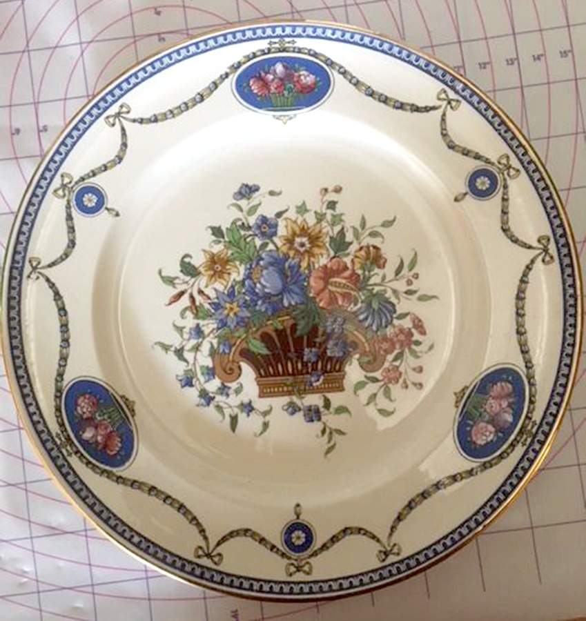D80 5 Dinner Plate by Royal Worcester-1