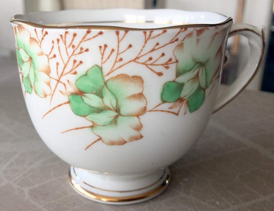Sweet Pea Footed Cup by Roslyn (England)-1