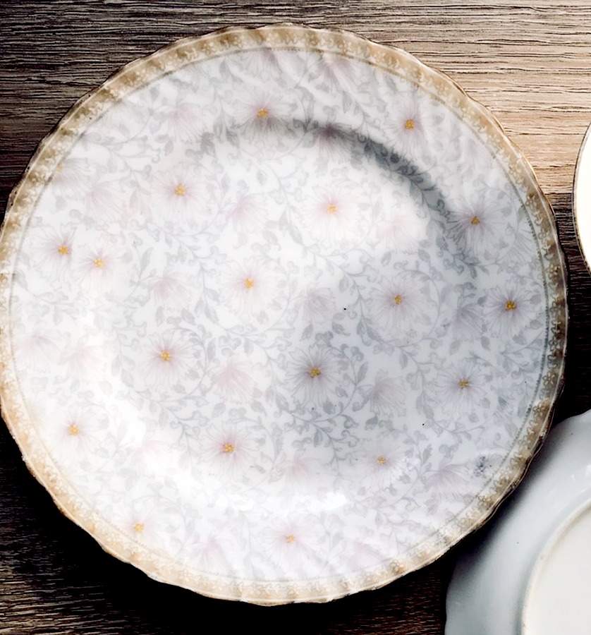 C6668 Dinner Plate by Royal Doulton-1