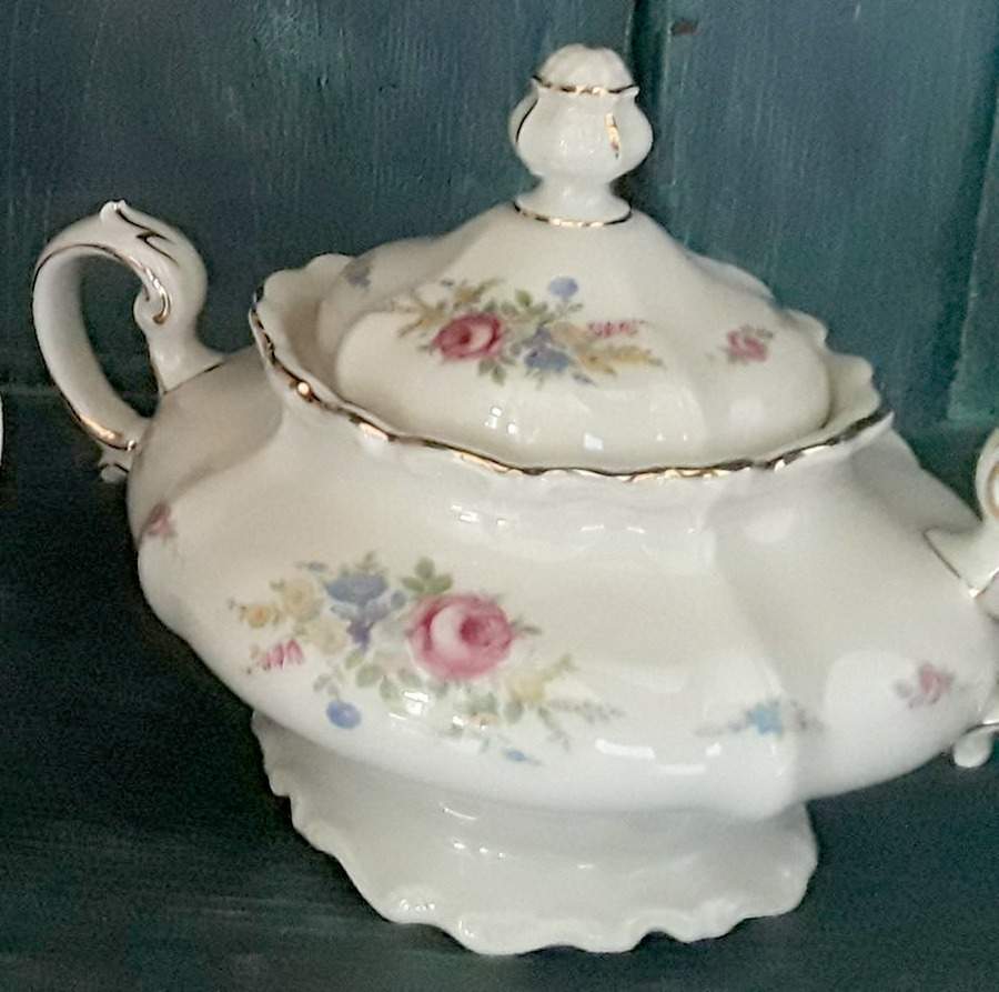 R3113 Sugar Bowl & Lid by Rosenthal - Continental-1