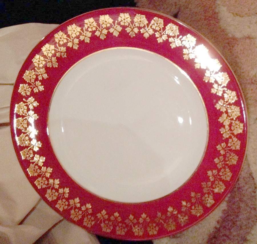 ROA320 Dinner Plate by Royal Albert-1