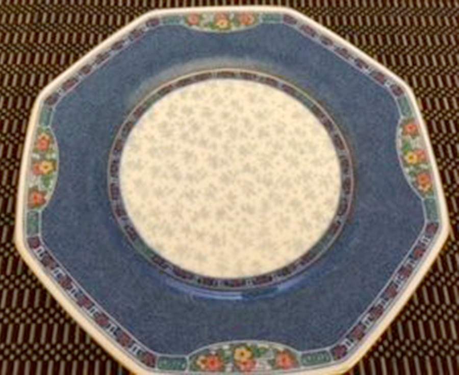H2541 Dinner Plate by Royal Doulton-1