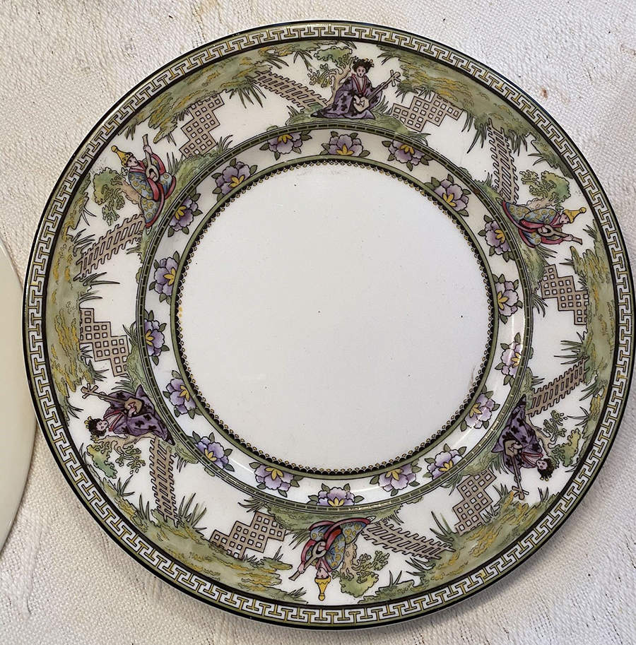 E9724 Dinner Plate by Royal Doulton-1