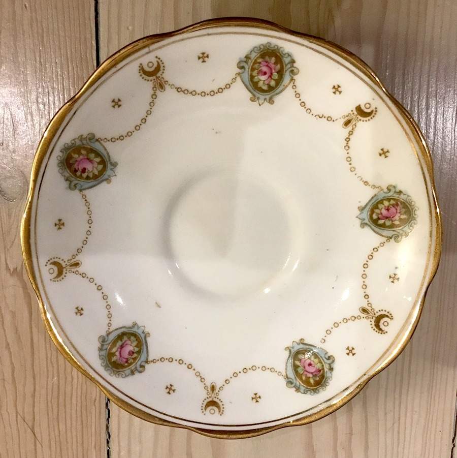 5825 Saucer by Royal Albert-1