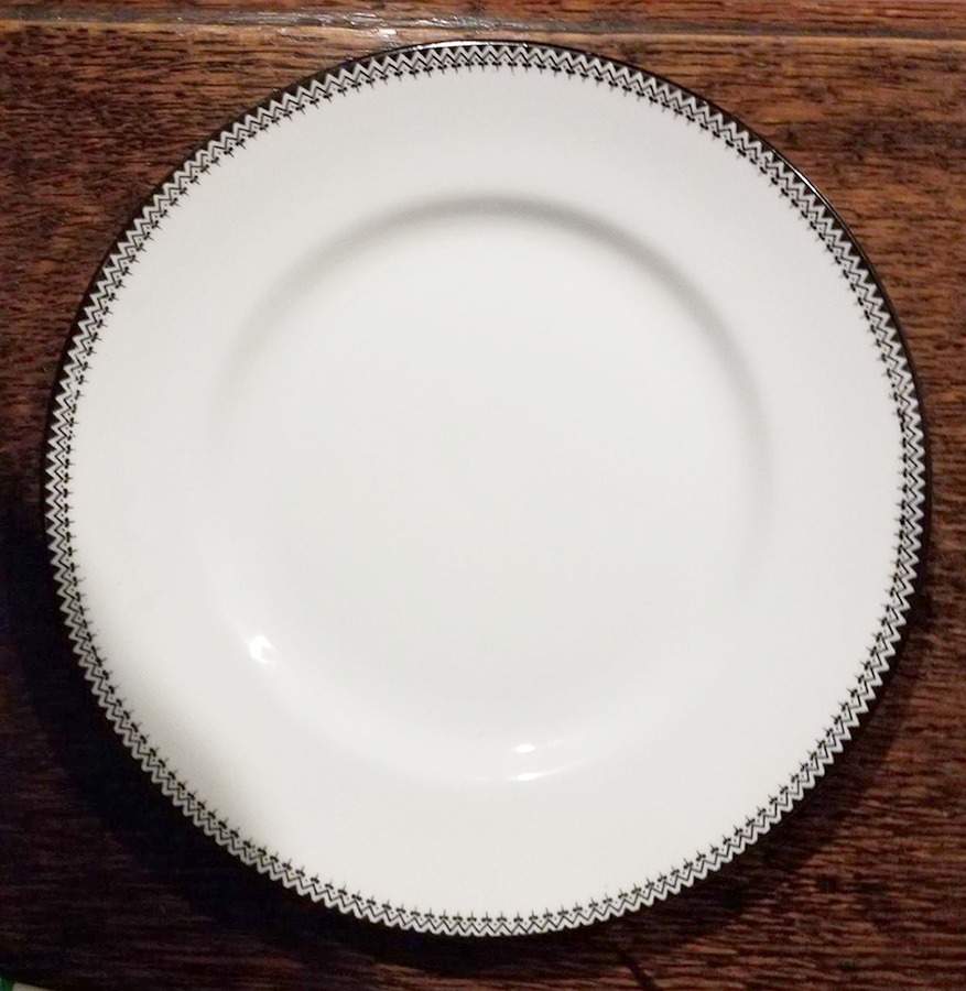 ROA323 Bread & Butter Plate by Royal Albert-1