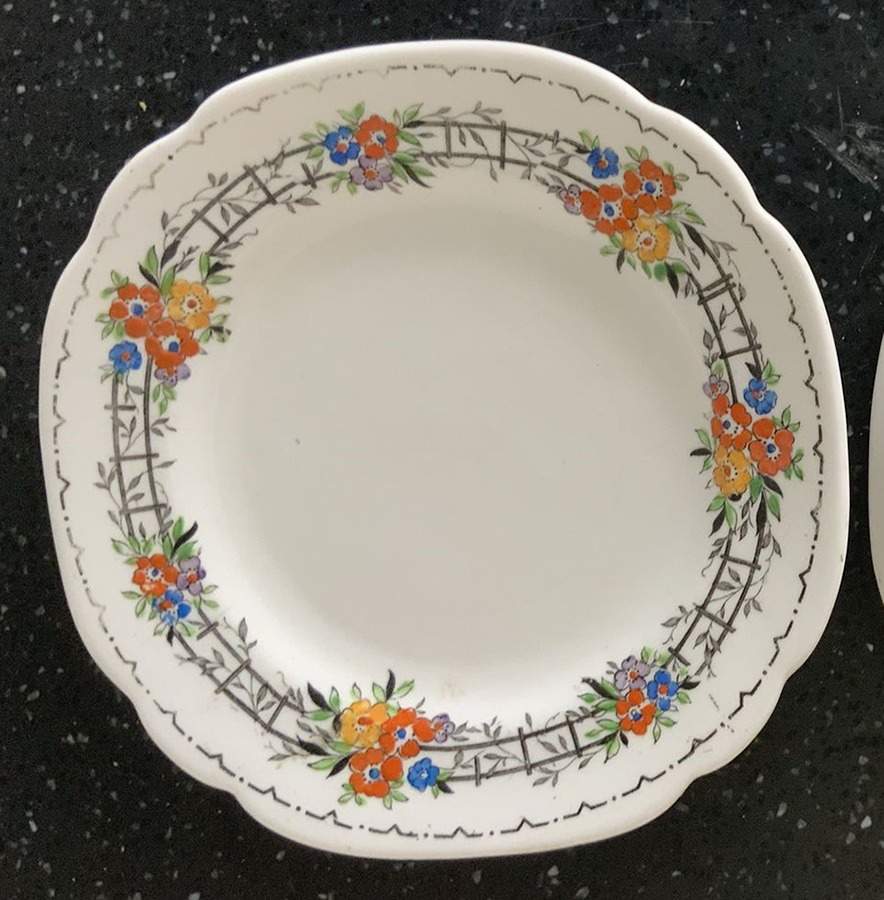 RIA118 Bread & Butter Plate by Rosina-Queens-1