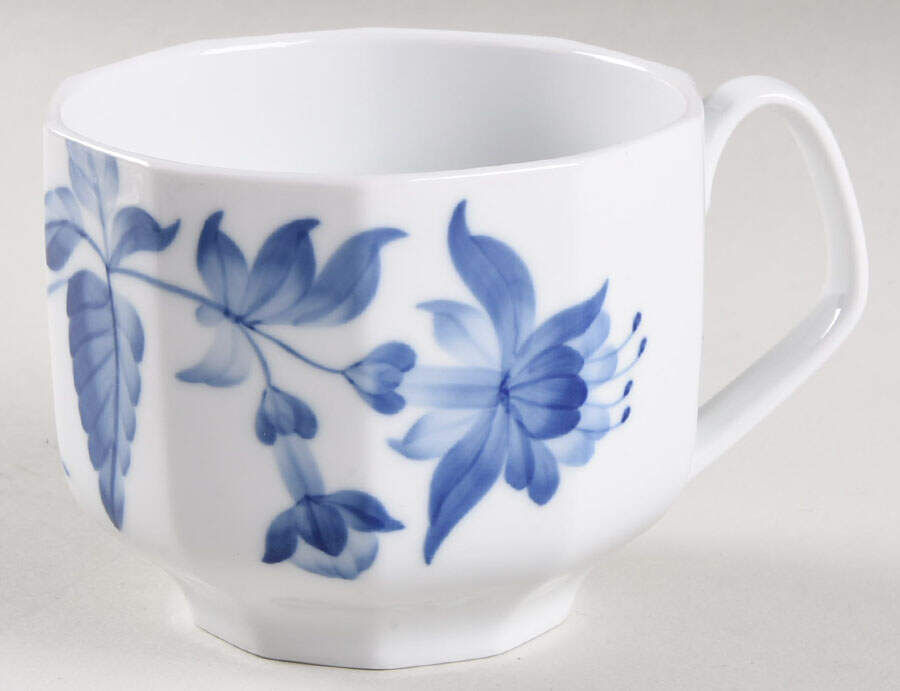 Blomst Footed Cup by Royal Copenhagen-1