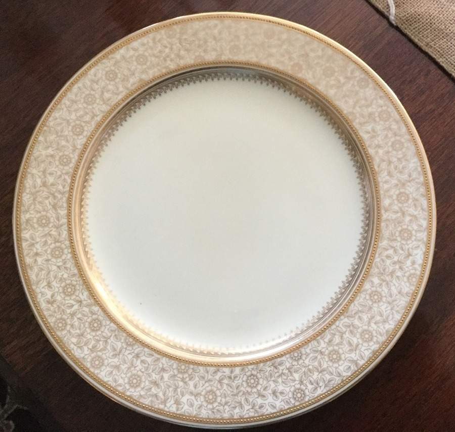 W4153 Dinner Plate by Royal Worcester-1