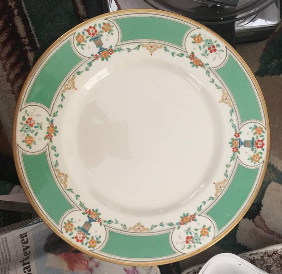 H3174 Dinner Plate by Royal Doulton-1