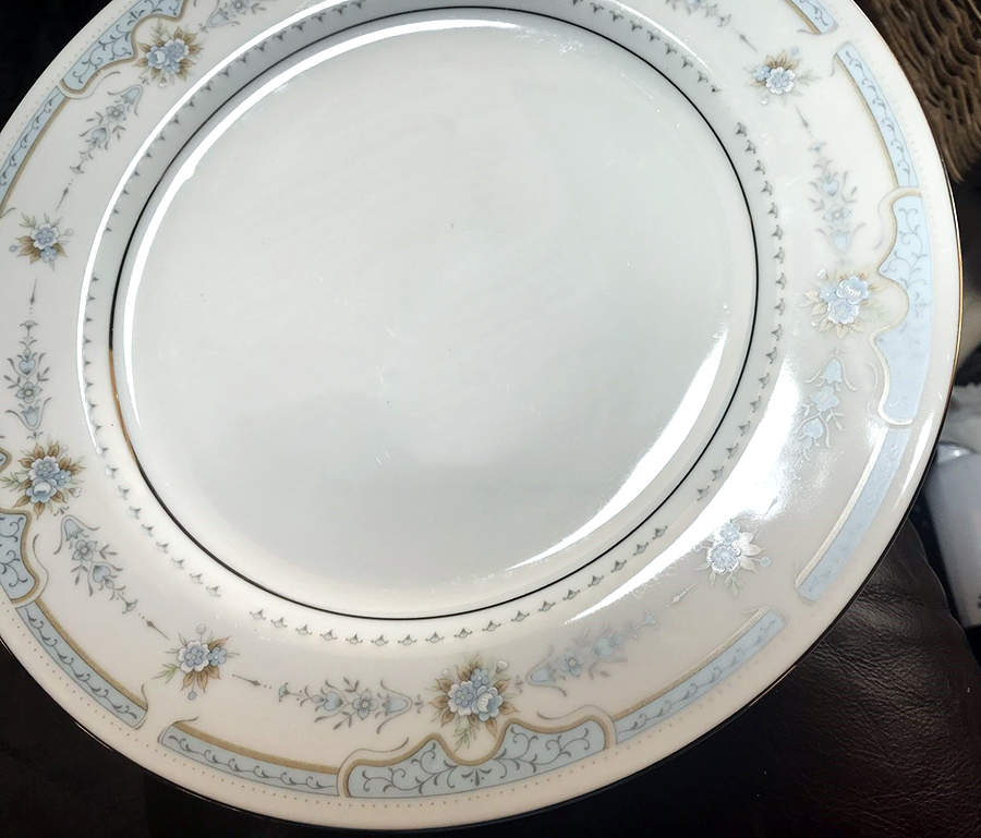 RCW33 Dinner Plate by Royal Crown (Japan)-1