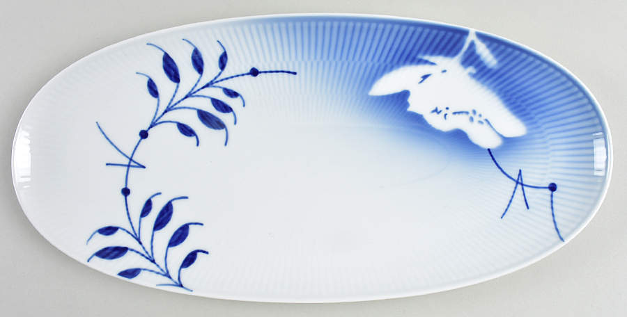 Mega Rose 14" Oval Tray by Royal Copenhagen-1