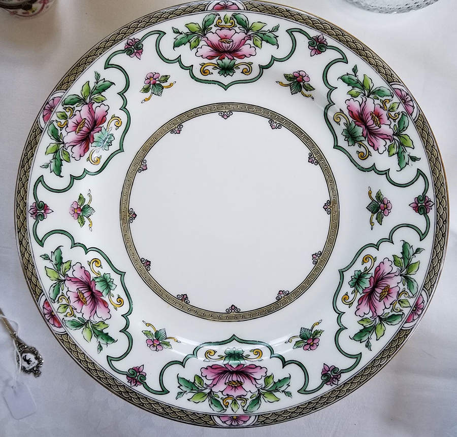 C672 Dinner Plate by Royal Worcester-1