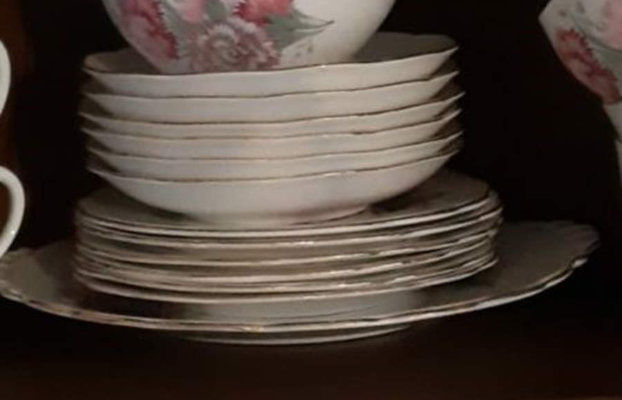 R494 Dessert/Pie Plate by Roslyn (England)-1