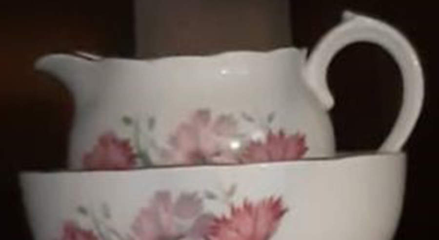 R494 Creamer by Roslyn (England)-1