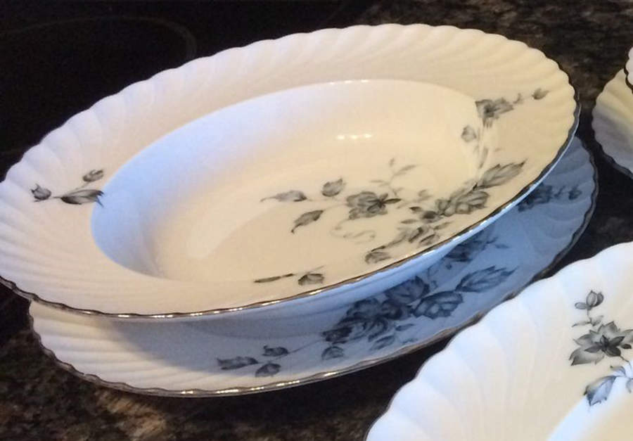 ROB512 Salad Plate by Royal Bayreuth-1