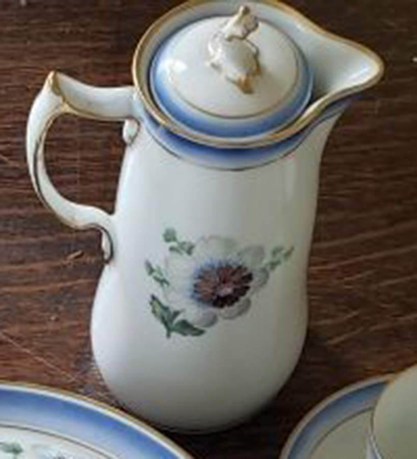 592 Teapot & Lid by Royal Copenhagen-1