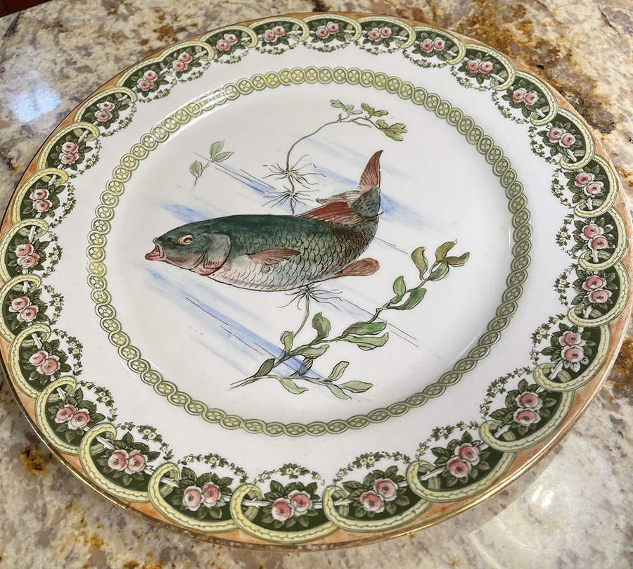 D2411 Dinner Plate by Royal Doulton-1