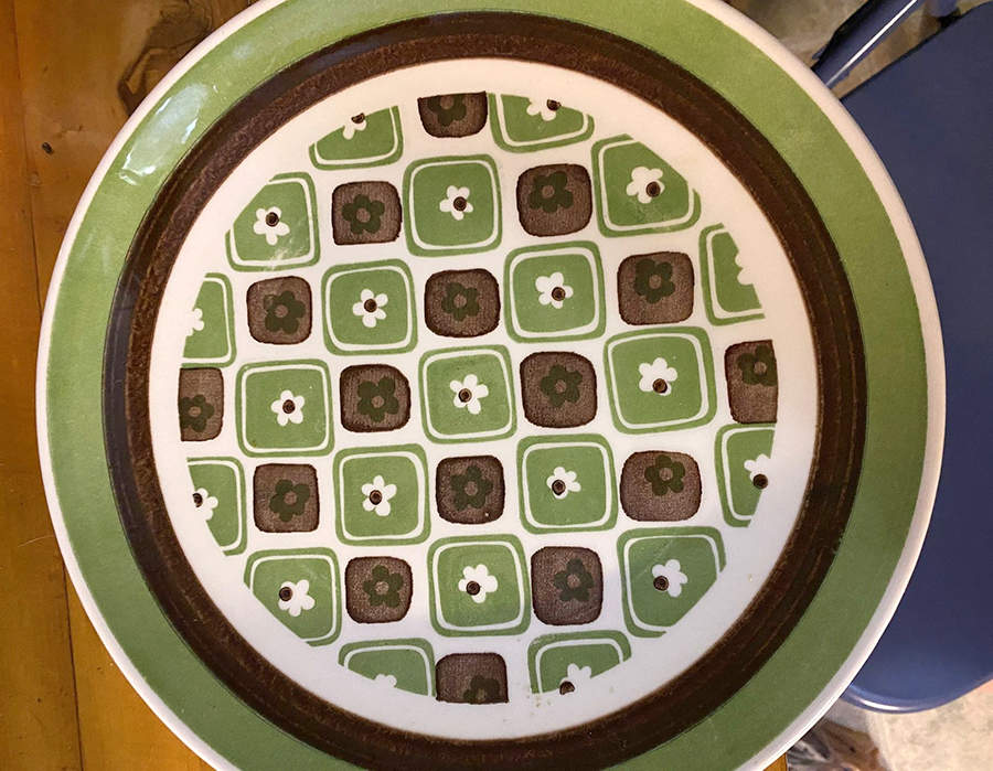 RYL410 Dinner Plate by Royal (USA)-1