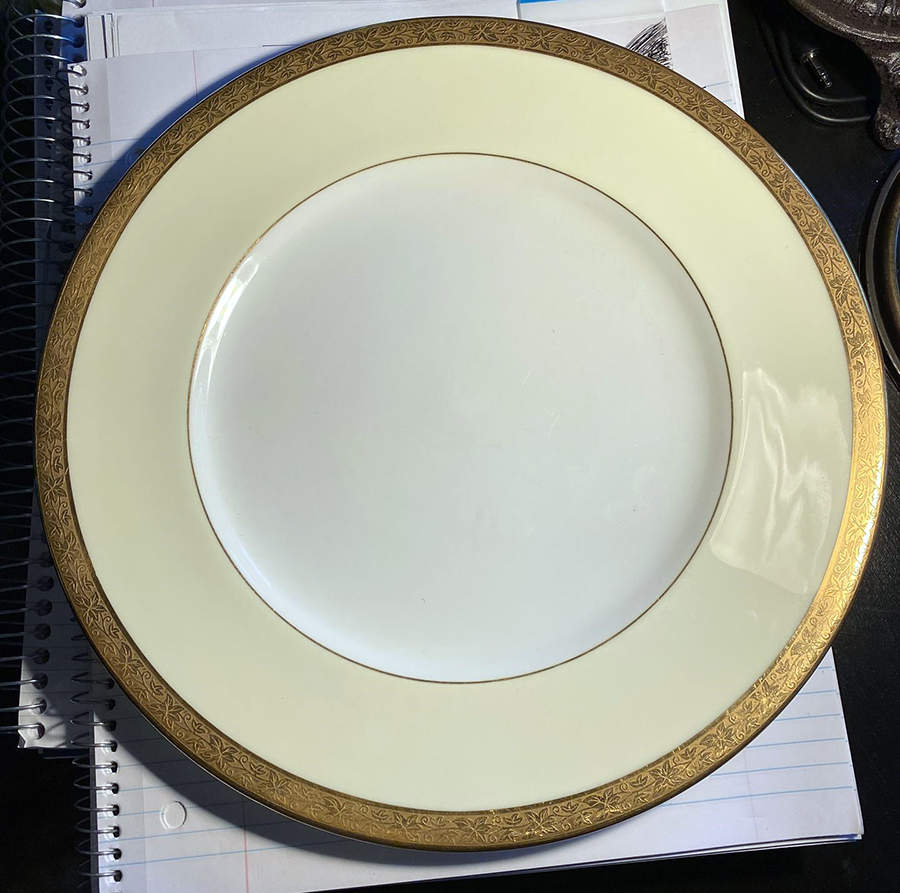 V7479 Dinner Plate by Royal Cauldon-1
