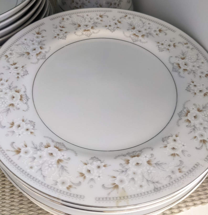 RCW35 Dinner Plate by Royal Crown (Japan)-1