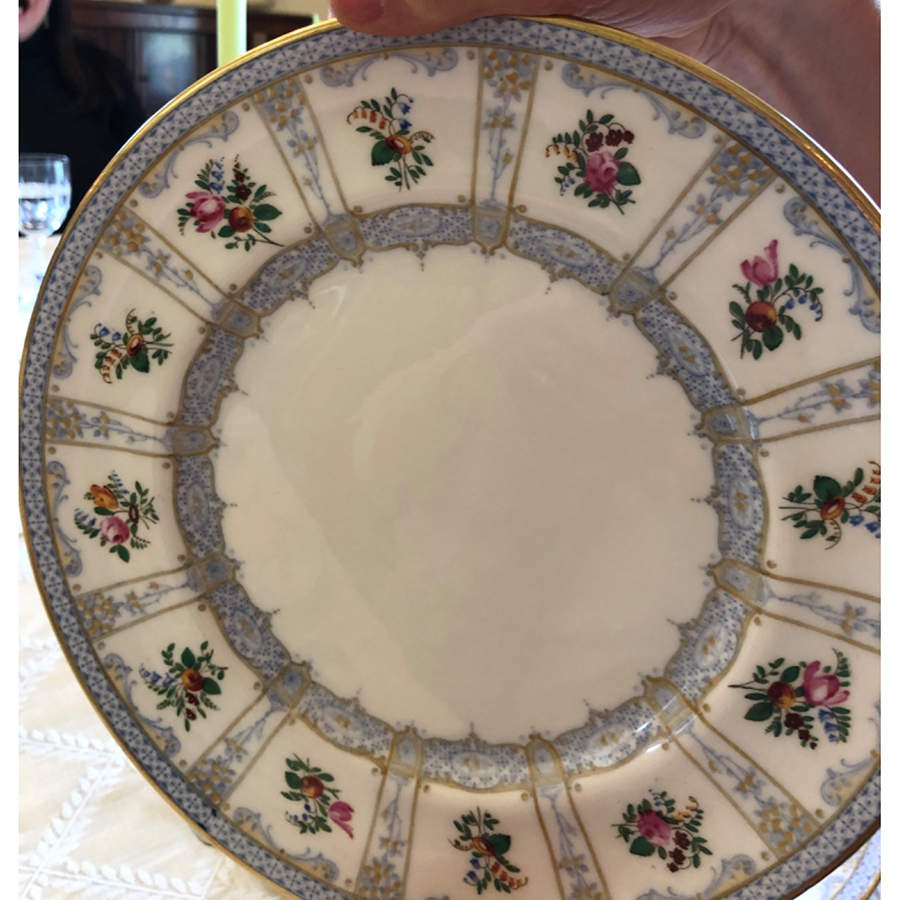 H325 Dinner Plate by Royal Doulton-1