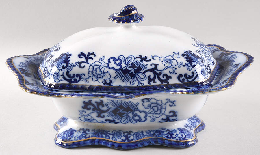 Nankin (Flow Blue) Oval Covered Vegetable by Royal Doulton-1