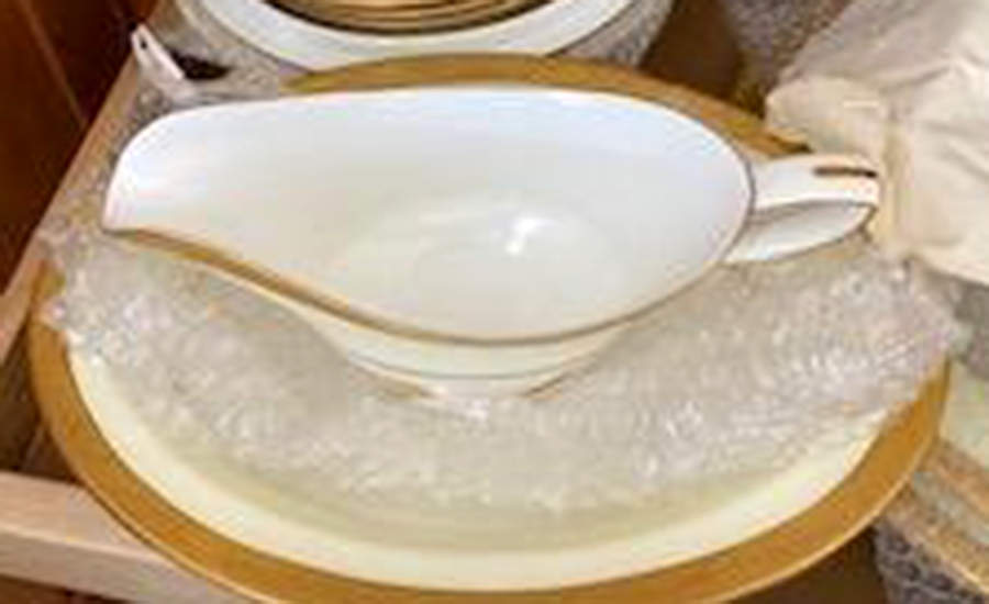 C2625 Gravy Boat with Attached Underplate by Royal Worcester-1