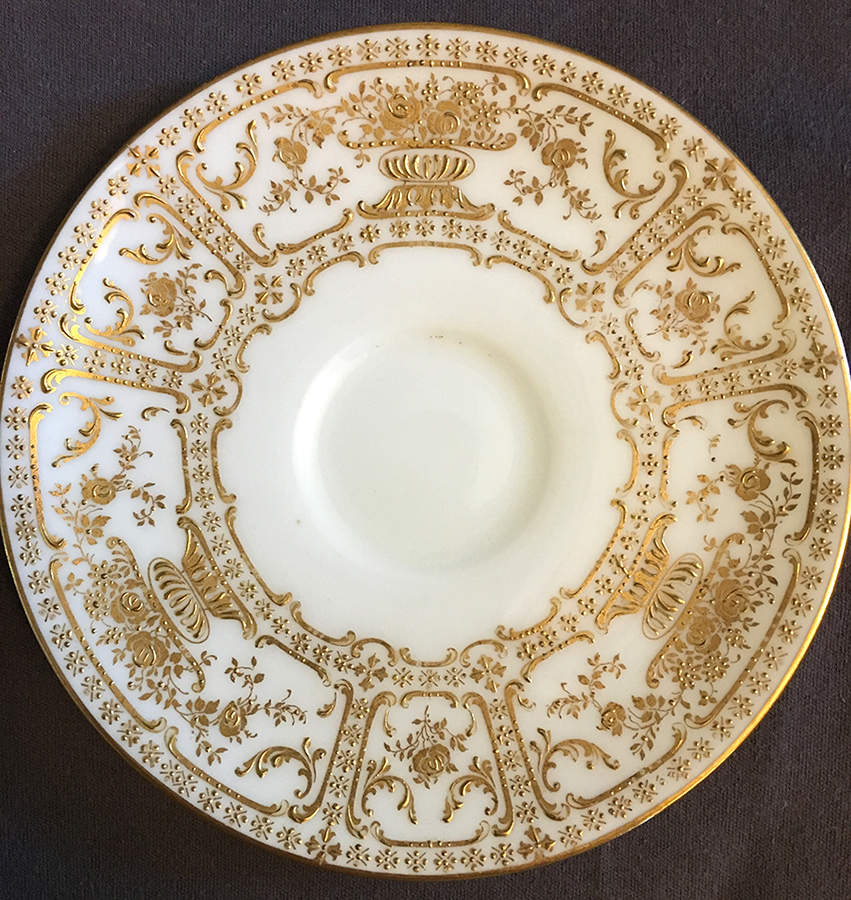E1816 Saucer by Royal Doulton-1