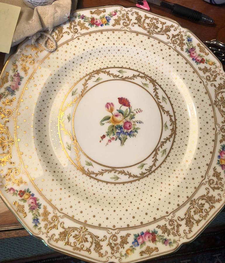 E9284 Dinner Plate by Royal Doulton-1