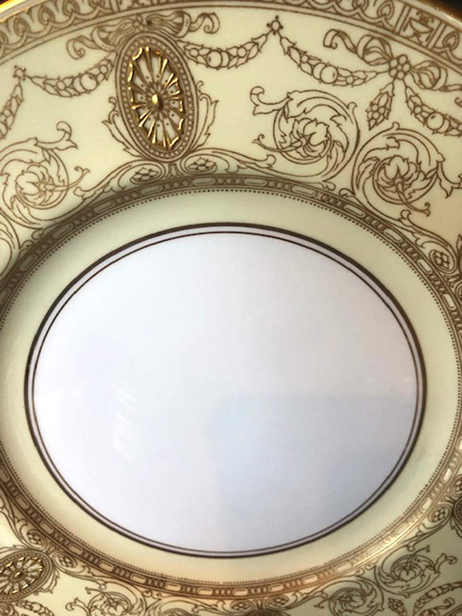 Z1591 Dinner Plate by Royal Worcester-1