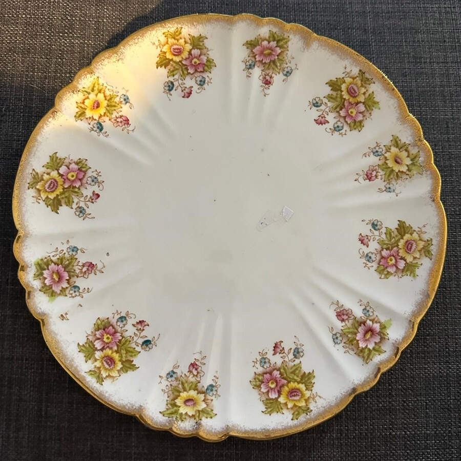 ROA327 Dinner Plate by Royal Albert-1