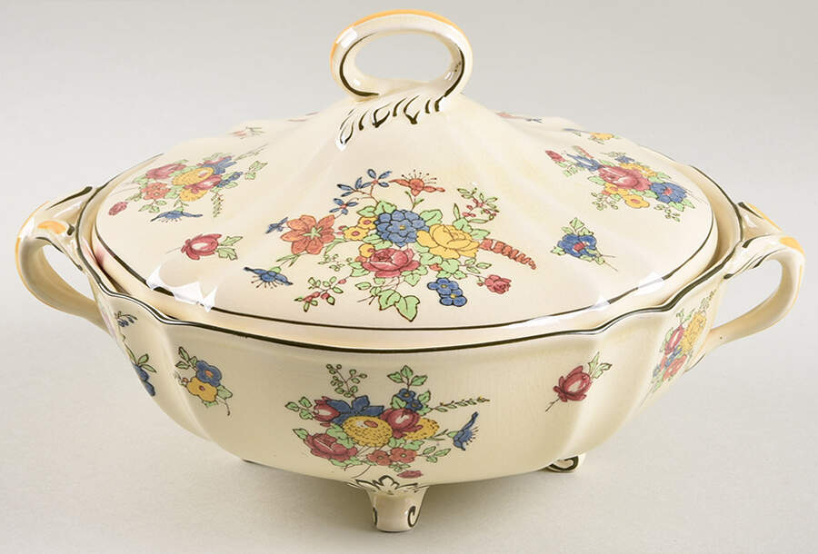 Daventry Round Covered Vegetable by Royal Doulton-1