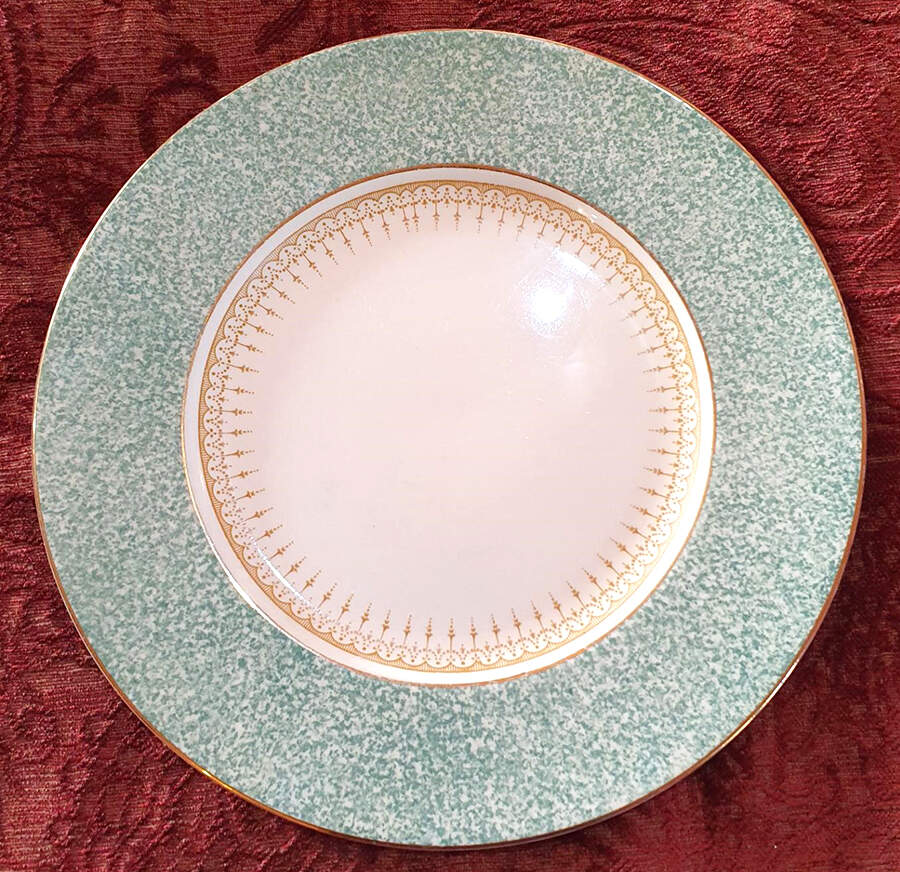 D6082 Dinner Plate by Royal Doulton-1
