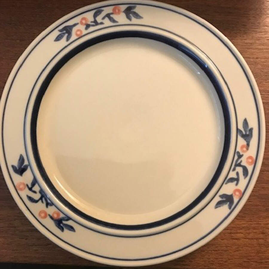 Debonaire Dinner Plate by Ranmaru-1