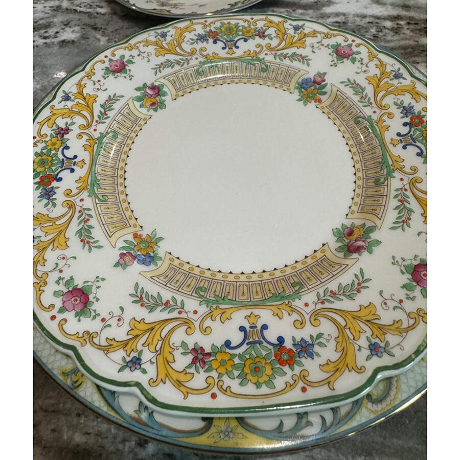 RD414 Dinner Plate by Royal Doulton-1