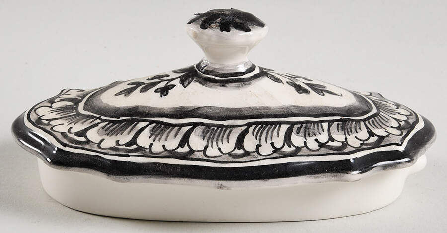 Seventeenth Century (XVII) Black Lid for Teapot by Real Ceramica-1