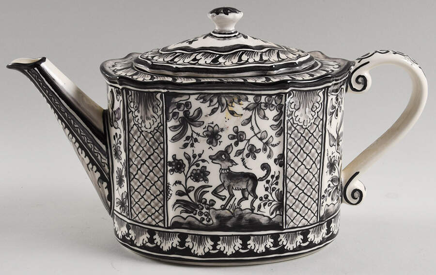 Seventeenth Century (XVII) Black Teapot & Lid by Real Ceramica-1