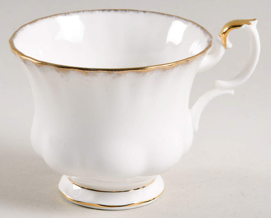 RIC14 Footed Cup by Richmond (England)-1