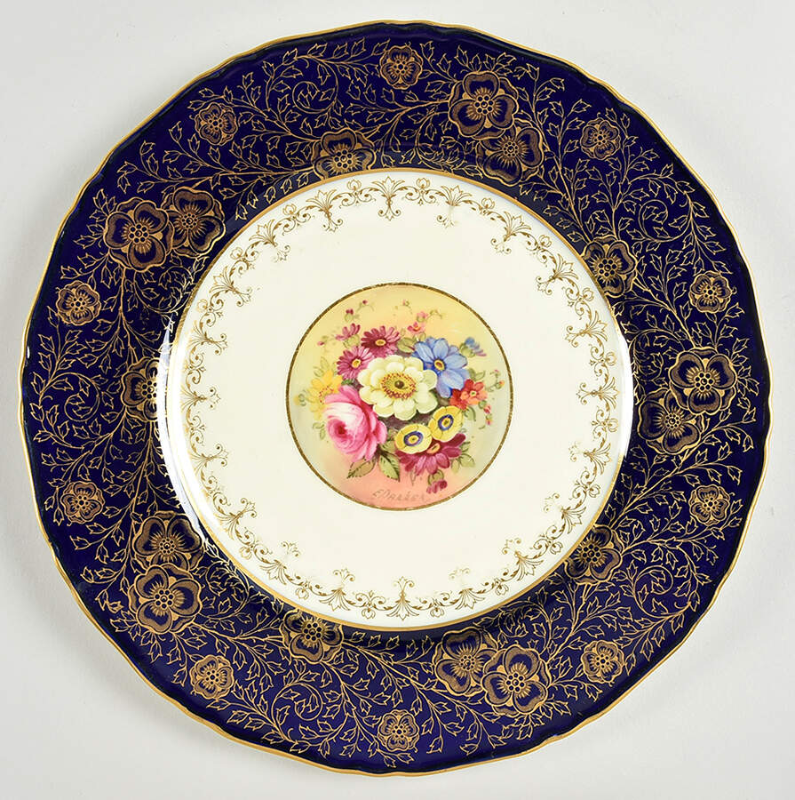 Z1655 Dinner Plate by Royal Worcester-1