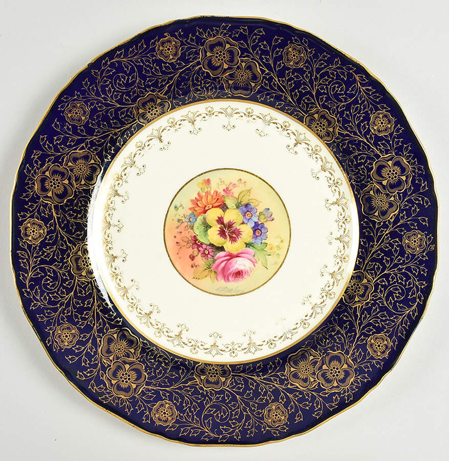 Z1655 Dinner Plate by Royal Worcester-1