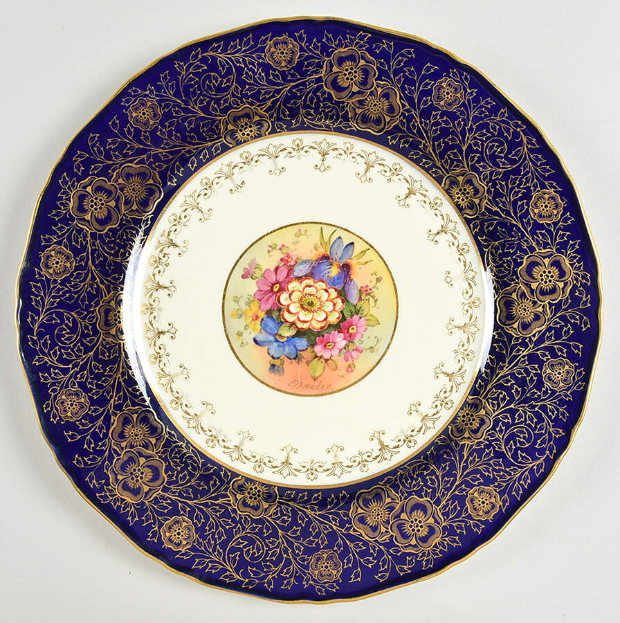 Z1655 Dinner Plate by Royal Worcester-1