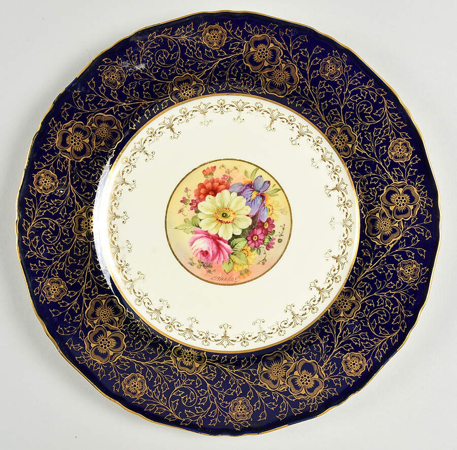 Z1655 Dinner Plate by Royal Worcester-1