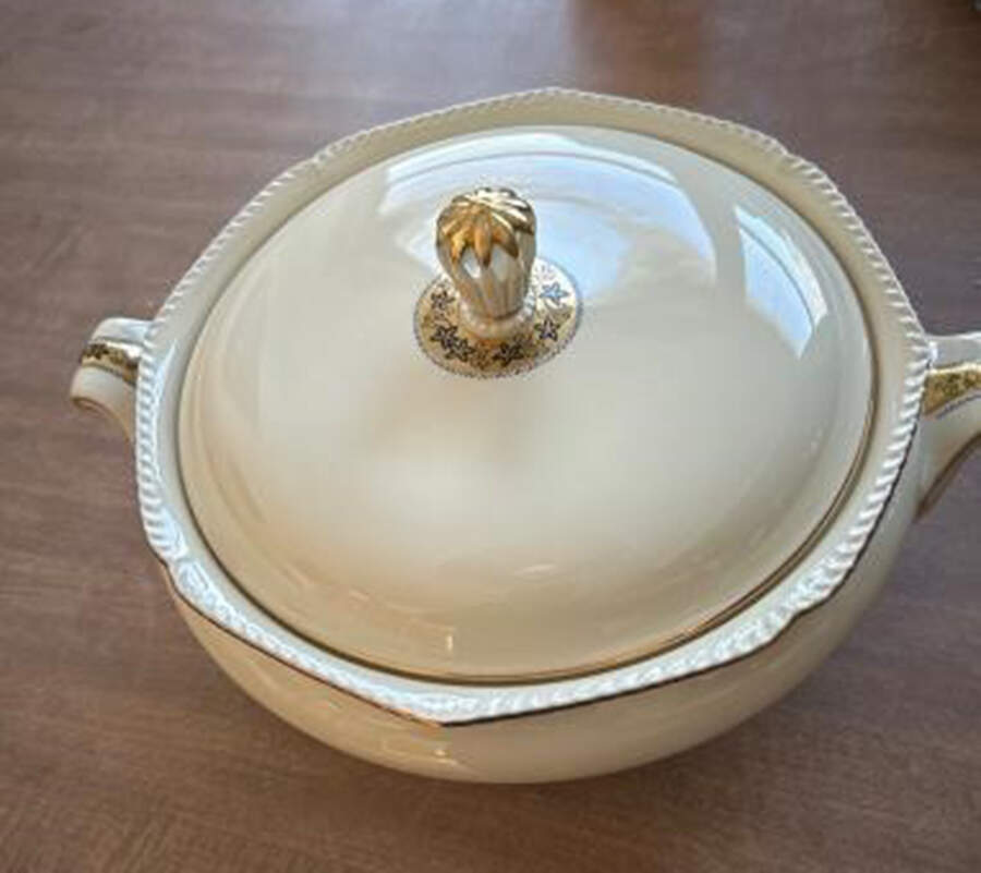 ROT365 Round Covered Vegetable by Royal Tettau-1