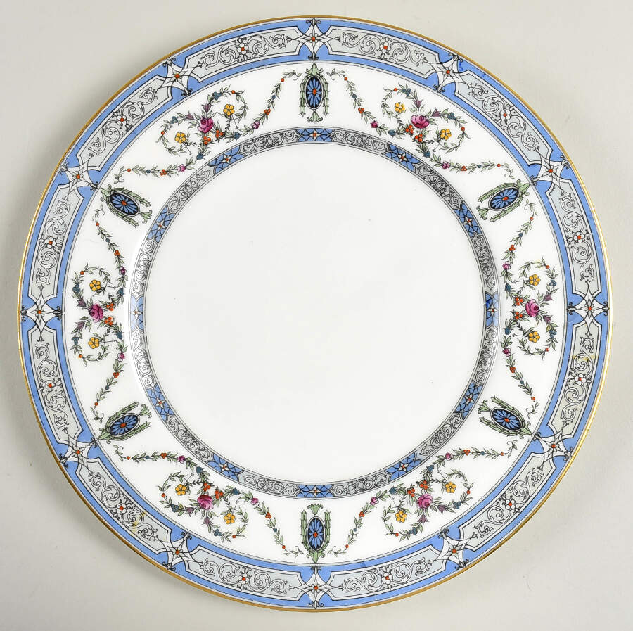 C2512 Dinner Plate by Royal Worcester-1