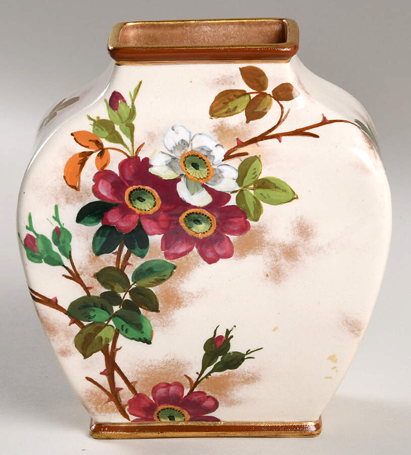 A2074 5" Vase by Royal Doulton-1
