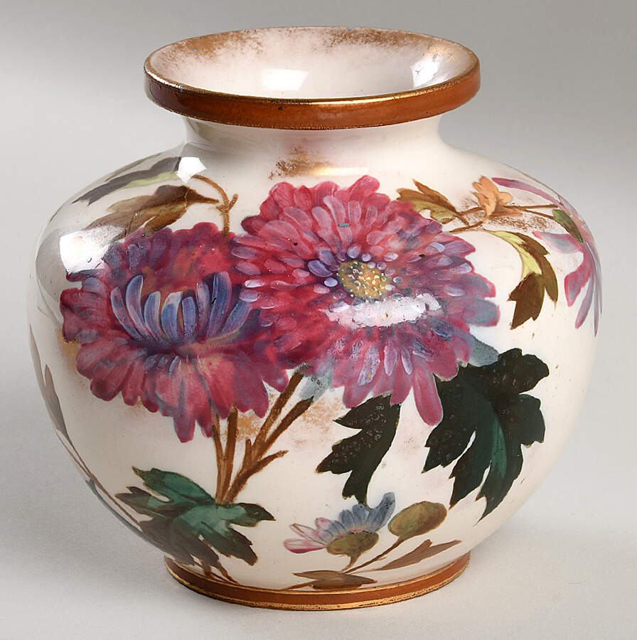 A2074 4" Vase by Royal Doulton-1