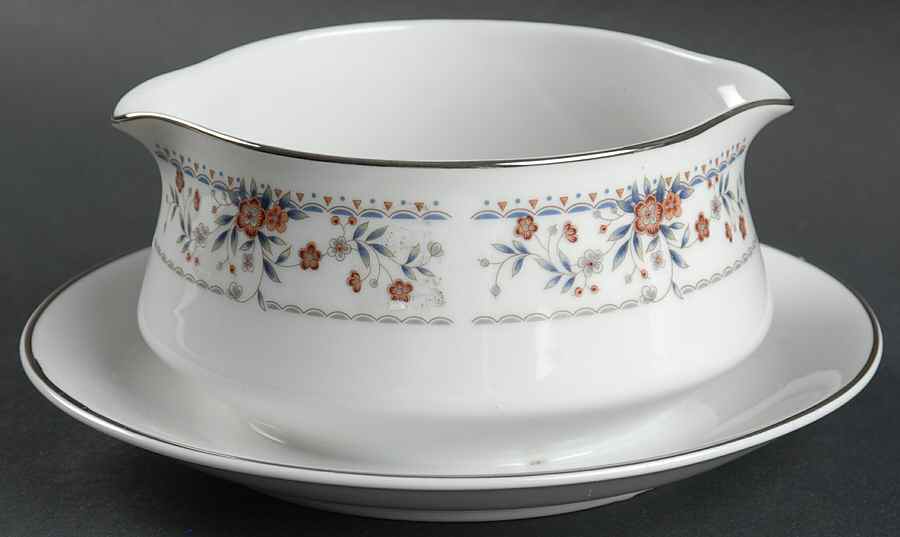 Claremont Gravy Boat with Attached Underplate by Sone-1